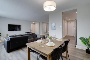 Elegant Apartment with Gym Access at Crystal City